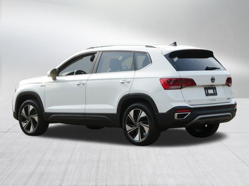 Used 2024 Volkswagen Taos SE AWD/4WD image 5