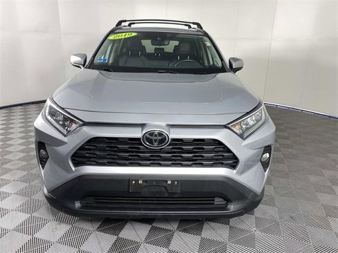 Used 2019 Toyota RAV4 XLE Premium image 3