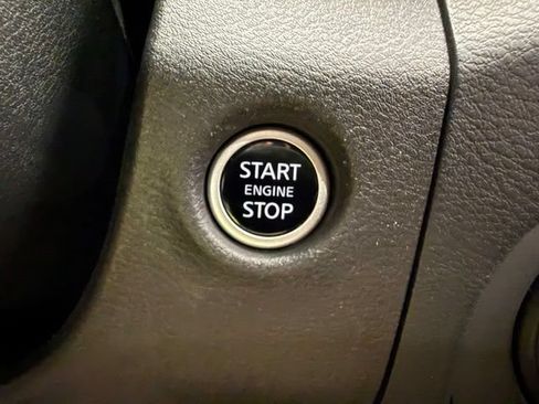 Used 2024 Nissan Frontier PRO-4X AWD/4WD image 43