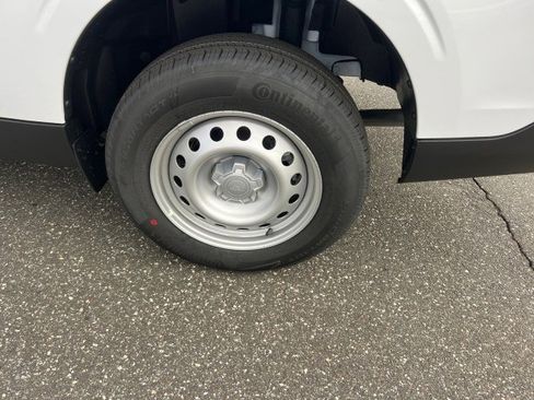 New 2025 Ford Maverick XL w/ Equipment Group 102A image 19