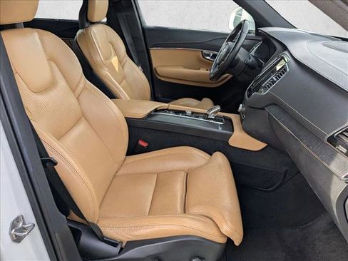 Used 2021 Volvo XC90 T8 Inscription w/ Advanced Package image 17