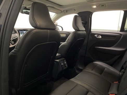 Used 2025 Volvo XC40 B5 Plus image 70