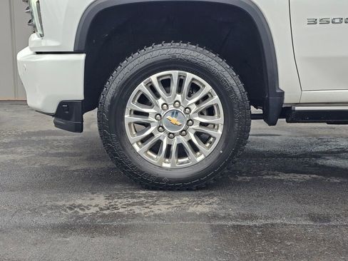 Used 2023 Chevrolet Silverado 3500 High Country AWD/4WD image 9