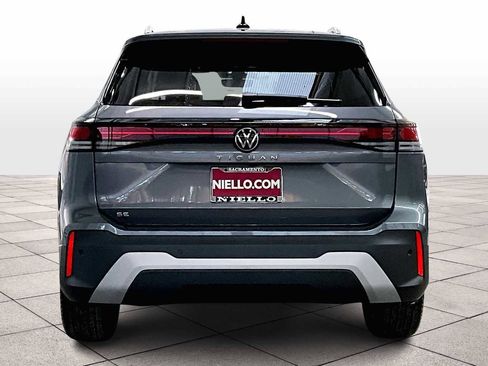 New 2026 Volkswagen Tiguan SE image 6