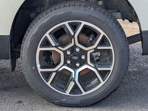 New 2025 Ford Maverick Lariat AWD/4WD image 15