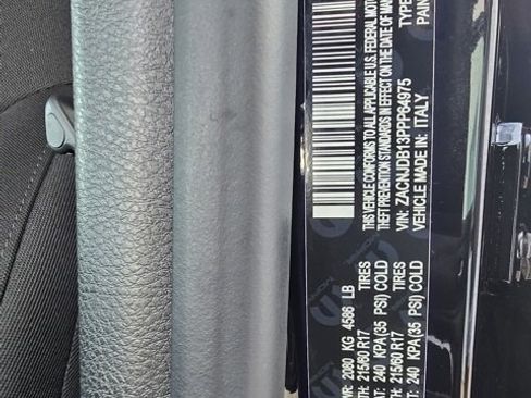 Used 2023 Jeep Renegade Latitude image 31