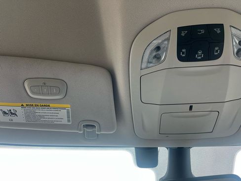 Used 2021 Chrysler Pacifica Touring-L FWD image 20