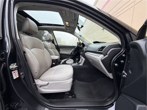 Used 2015 Subaru Forester 2.5i Premium image 12