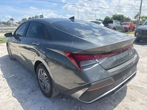 Used 2024 Hyundai Elantra SEL FWD image 8