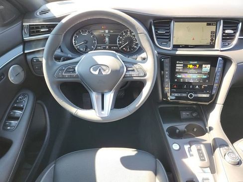 Used 2025 INFINITI QX50 Sport image 13