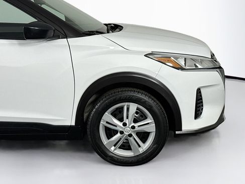 Used 2023 Nissan Kicks S FWD image 39