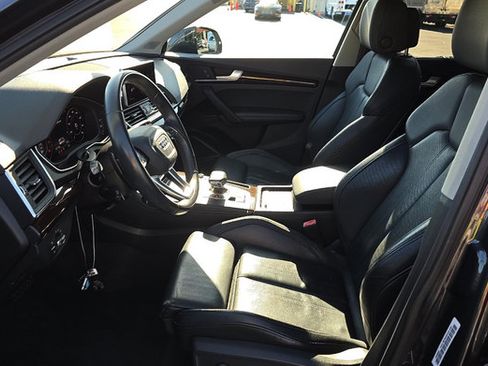 Used 2019 Audi Q5 2.0T Premium Plus w/ Premium Plus Package AWD/4WD image 3