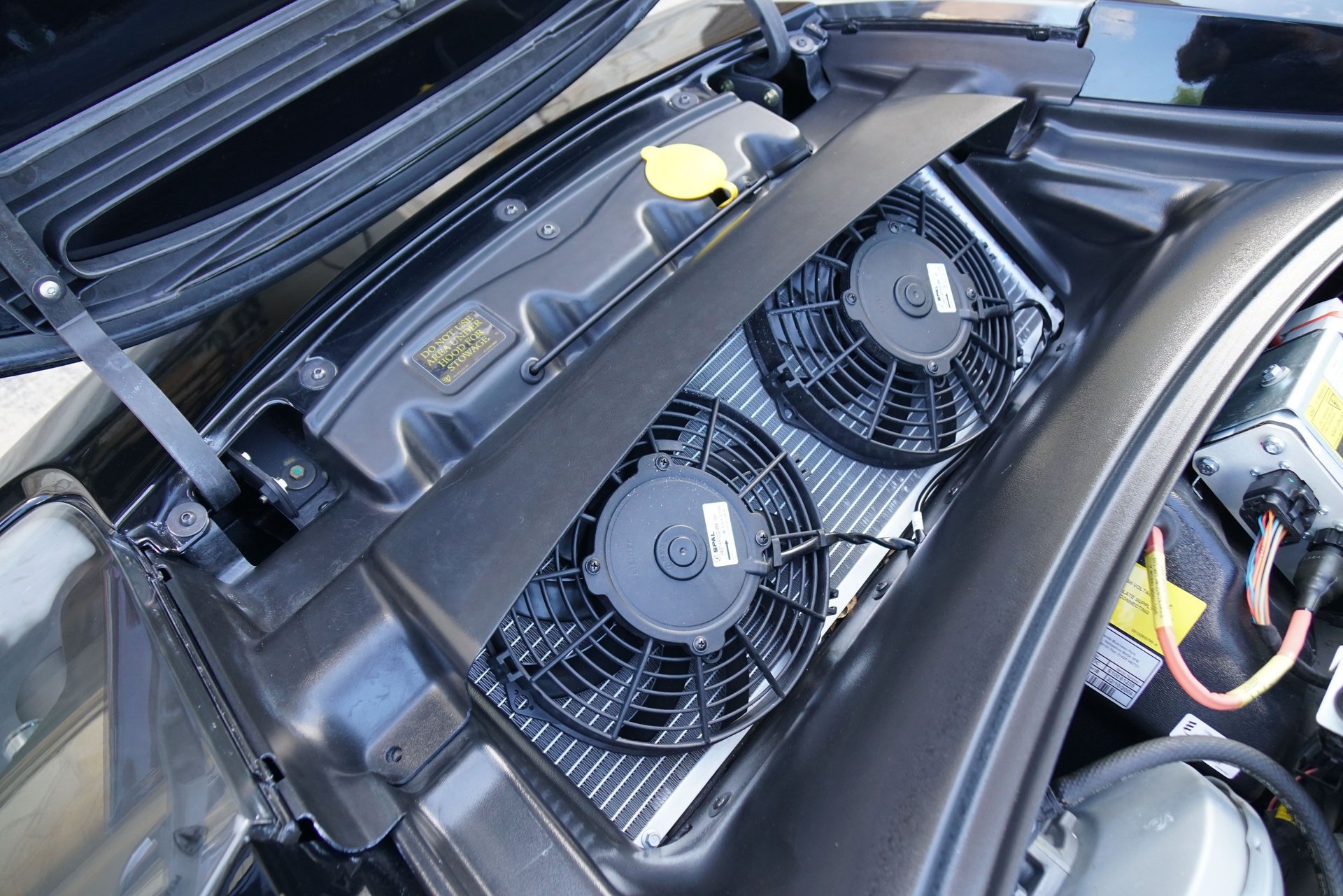 Used 2010 Tesla Roadster RWD image 35