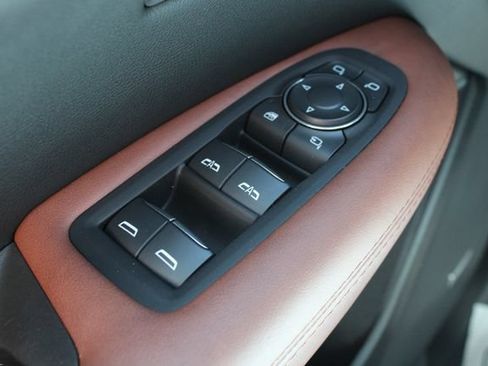 Used 2024 Cadillac XT5 Premium Luxury AWD/4WD image 9