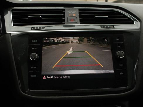 Used 2019 Volkswagen Tiguan SEL AWD/4WD image 36