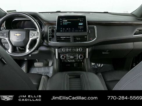 Used 2025 Chevrolet Suburban LT image 18