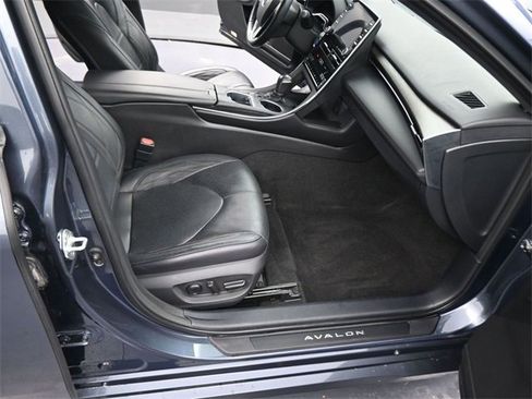 Used 2021 Toyota Avalon Limited w/ Advanced Safety Package image 12