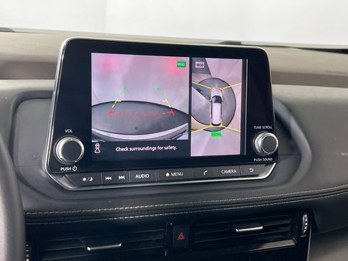 Used 2021 Nissan Rogue SV image 13