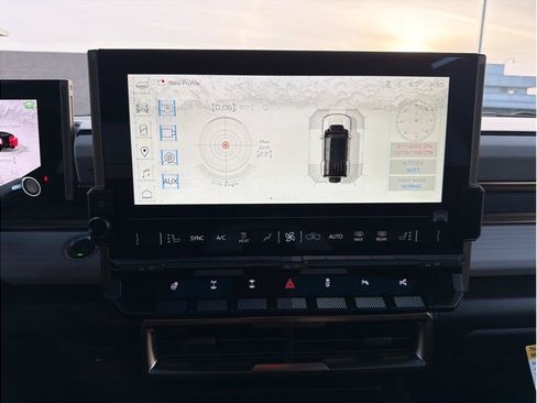 Used 2024 GMC Hummer EV 3X w/ Omega Edition AWD/4WD image 16