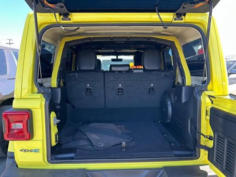 Used 2023 Jeep Wrangler Unlimited Rubicon 4xe AWD/4WD image 13
