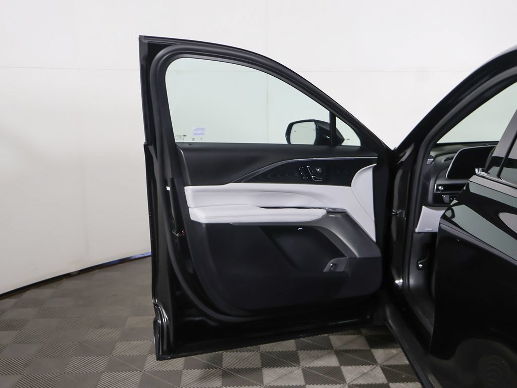Used 2024 Cadillac Lyriq Sport RWD image 25