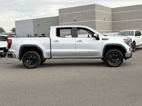 Used 2022 GMC Sierra 1500 SLT w/ SLT Convenience Package AWD/4WD image 28