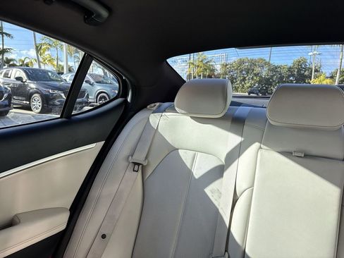 Used 2024 Genesis G70 2.5T AWD/4WD image 17