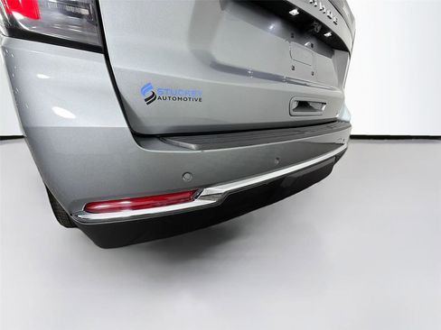 Used 2025 Chevrolet Tahoe LT image 35