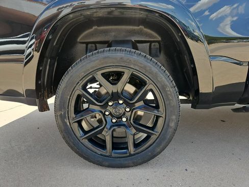 Used 2020 RAM 1500 Laramie AWD/4WD image 10