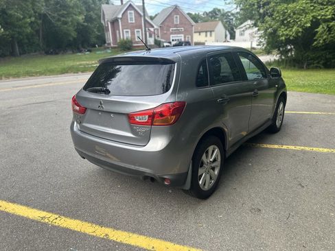 Used 2015 Mitsubishi Outlander Sport ES image 3