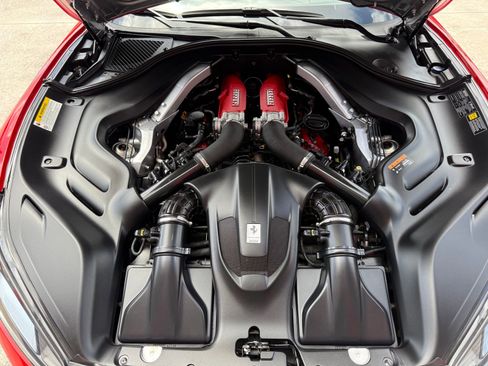 Used 2019 Ferrari Portofino image 30