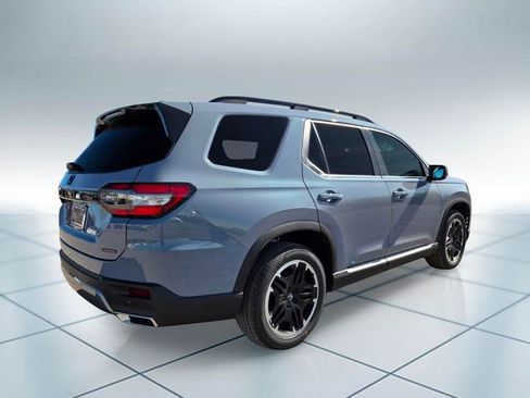 New 2026 Honda Pilot Touring image 4