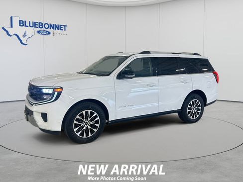 Used 2025 Ford Expedition Platinum AWD/4WD image 1