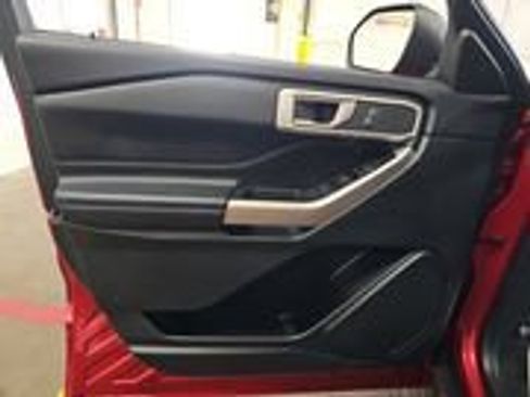 Used 2023 Ford Explorer XLT w/ Equipment Group 202A AWD/4WD image 12