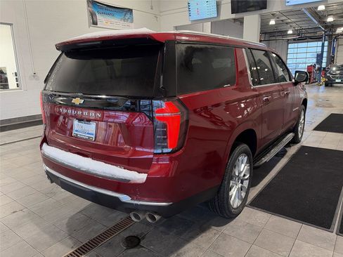 New 2026 Chevrolet Suburban Premier w/ Sun And Tow Package AWD/4WD image 3