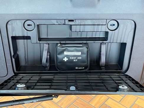 Used 2020 Lexus GX 460 Premium w/ Premium Package image 27