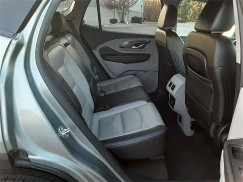 Used 2024 GMC Terrain SLT image 27