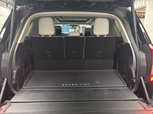 New 2026 Ford Expedition Platinum image 33