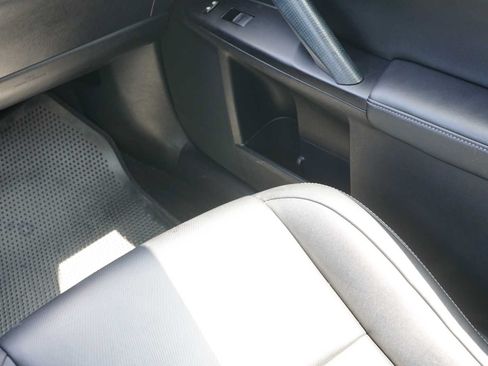 Used 2015 Lexus CT 200h w/ Navigation Package FWD image 25
