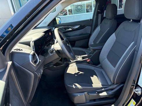 Used 2025 Chevrolet TrailBlazer LT AWD/4WD image 21