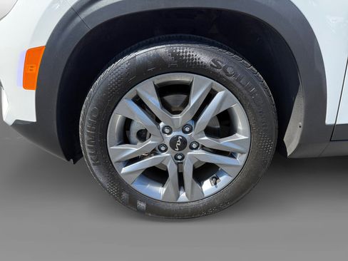 Used 2022 Kia Seltos S image 9