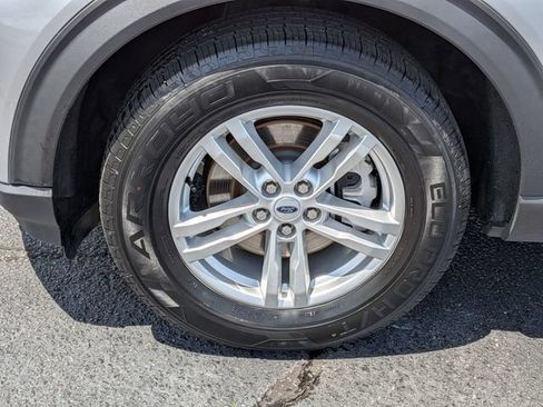 Used 2023 Ford Explorer XLT w/ Equipment Group 202A AWD/4WD image 10