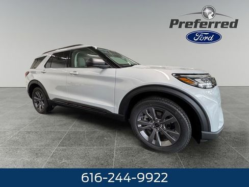 New 2026 Ford Explorer Active w/ Active Comfort Package image 8