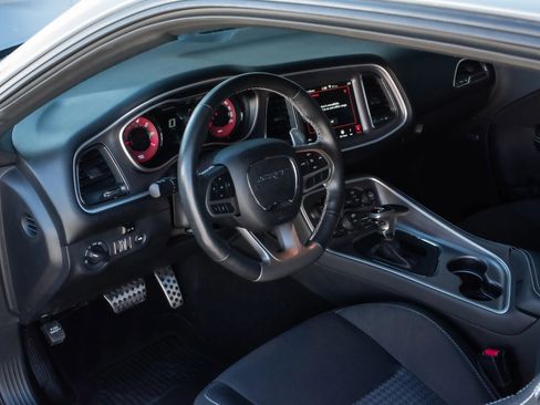 Used 2019 Dodge Challenger SRT Hellcat Redeye image 10