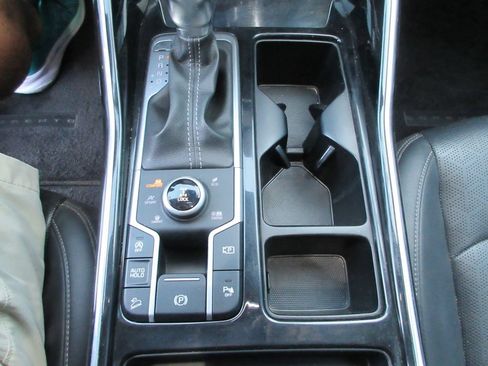 Used 2023 Kia Sorento SX AWD/4WD image 28