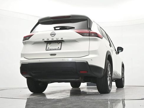 Used 2024 Nissan Rogue S FWD image 42