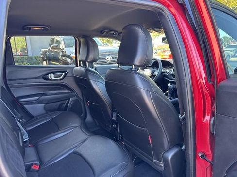 Used 2025 Jeep Compass Trailhawk AWD/4WD image 16