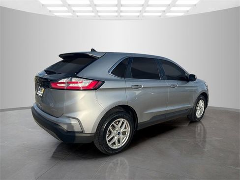 Used 2022 Ford Edge SEL image 8