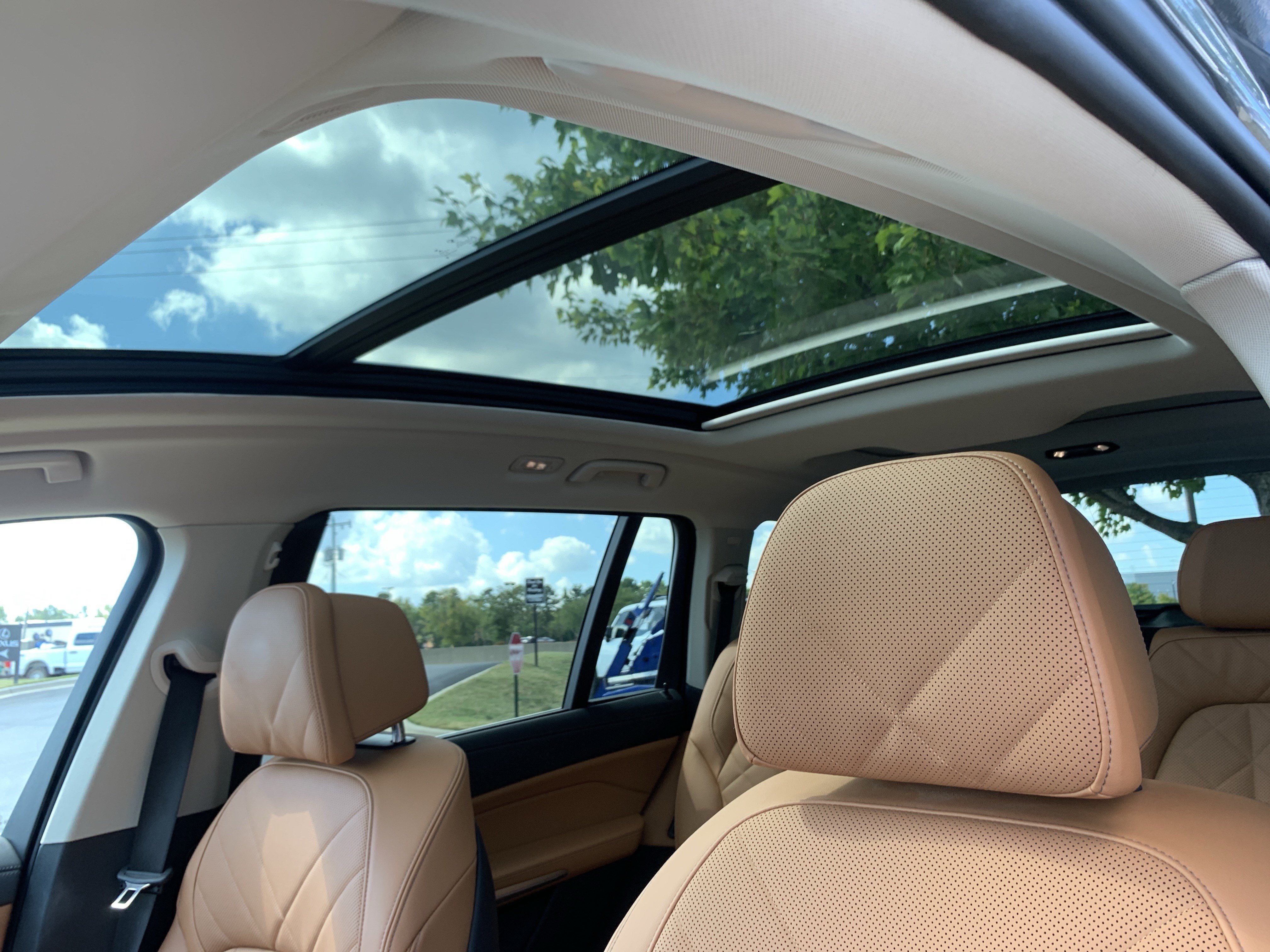 Used 2023 BMW X7 xDrive40i w/ Premium Package AWD/4WD image 28