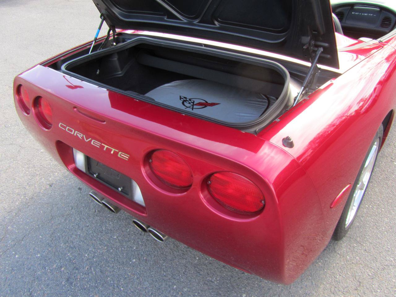 Used 2001 Chevrolet Corvette Convertible w/ Preferred Equipment Group2 RWD image 21
